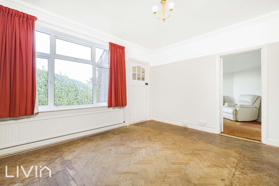 3 bed detached house for sale in Birdwood Close, South Croydon  - Property Image 4