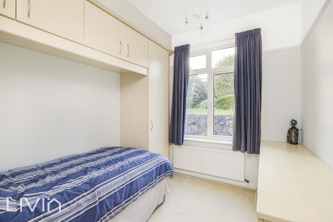 3 bed detached house for sale in Birdwood Close, South Croydon 15