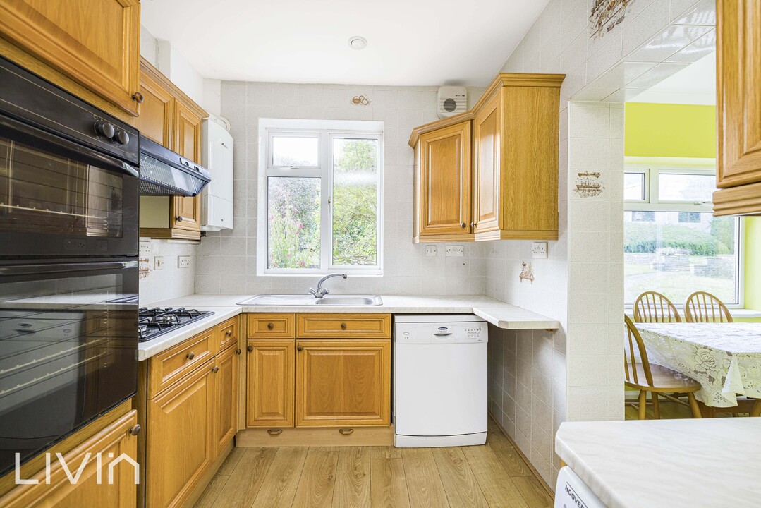 3 bed detached house for sale in Birdwood Close, South Croydon 9