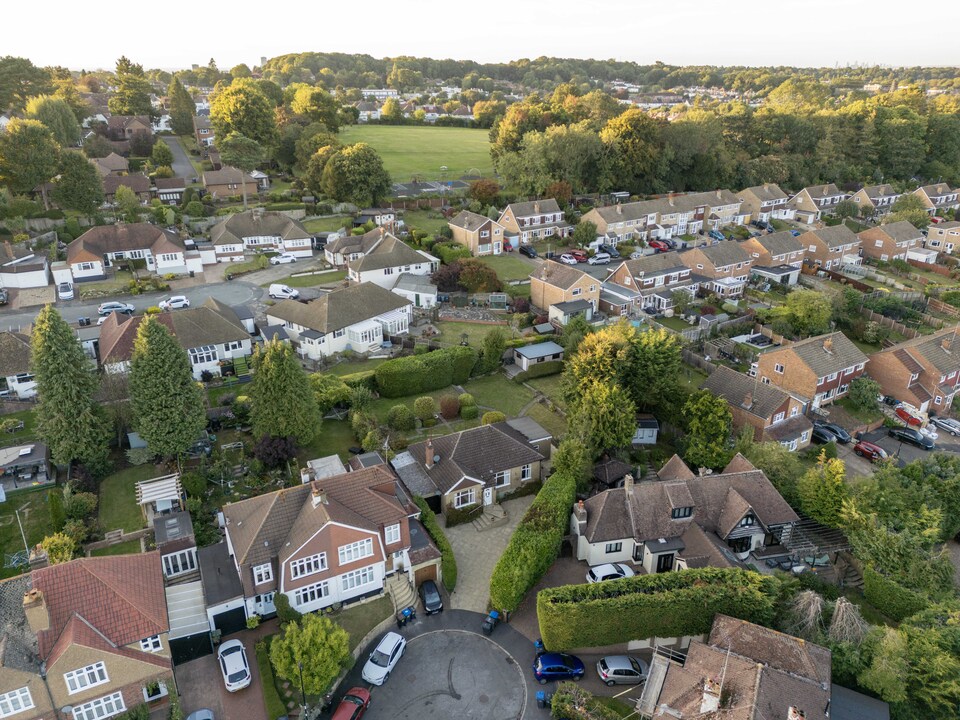 3 bed detached house for sale in Birdwood Close, South Croydon  - Property Image 1