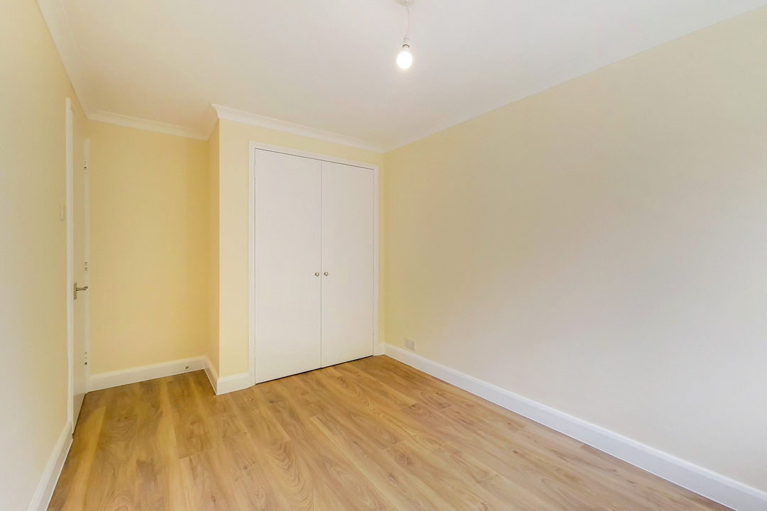 2 bed apartment to rent in Muggeridge Close, South Croydon  - Property Image 4