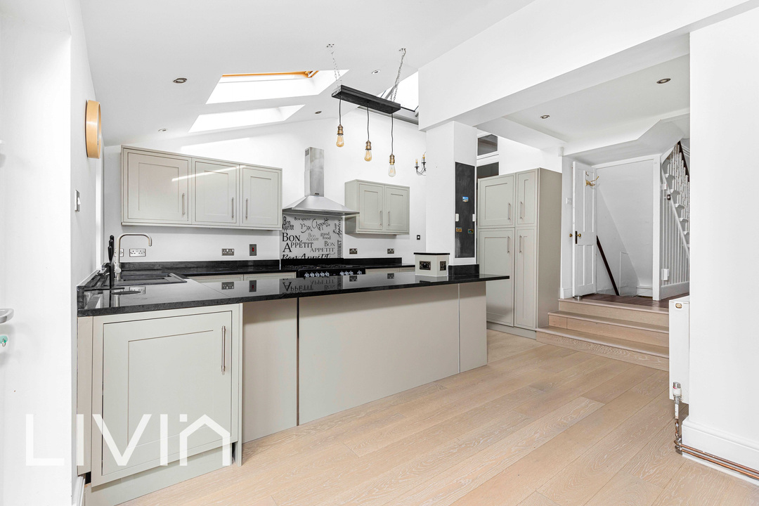 5 bed semi-detached house for sale in Waddon Road, Croydon  - Property Image 5