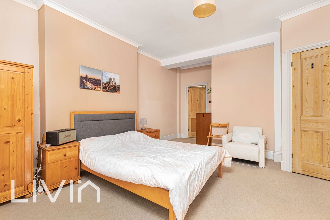 5 bed semi-detached house for sale in Waddon Road, Croydon  - Property Image 9