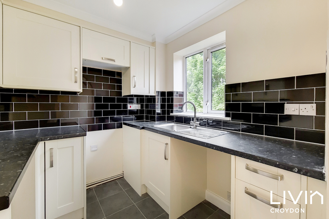 2 bed apartment for sale in Muggeridge Close, South Croydon - Property Image 1