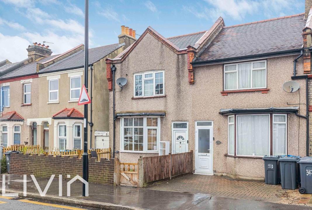 3 bed terraced house for sale in Morland Road, Croydon  - Property Image 1