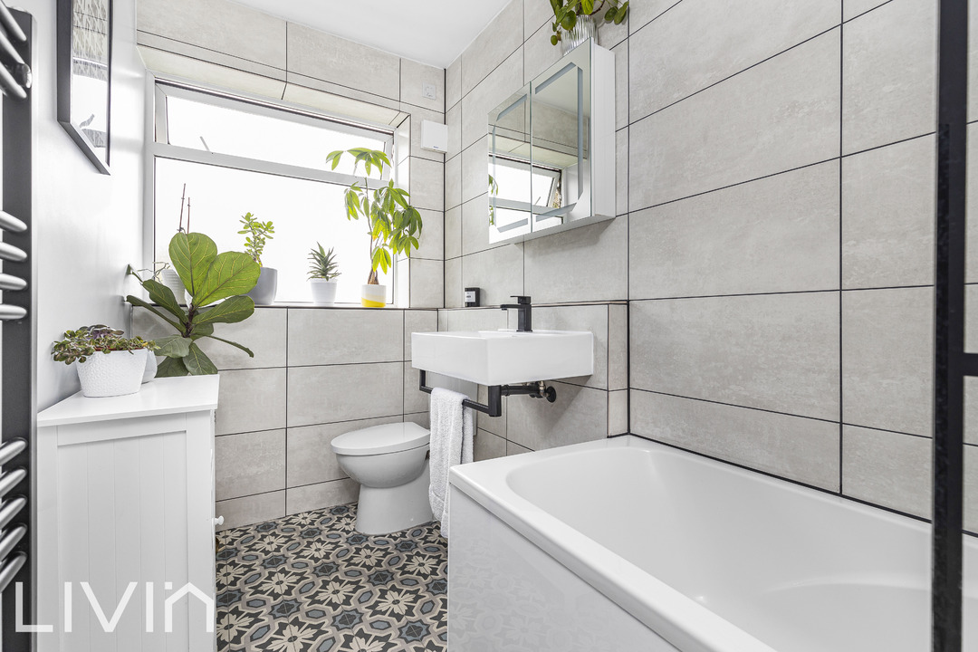 2 bed apartment for sale in Queensbury Court, Thornton Heath 11