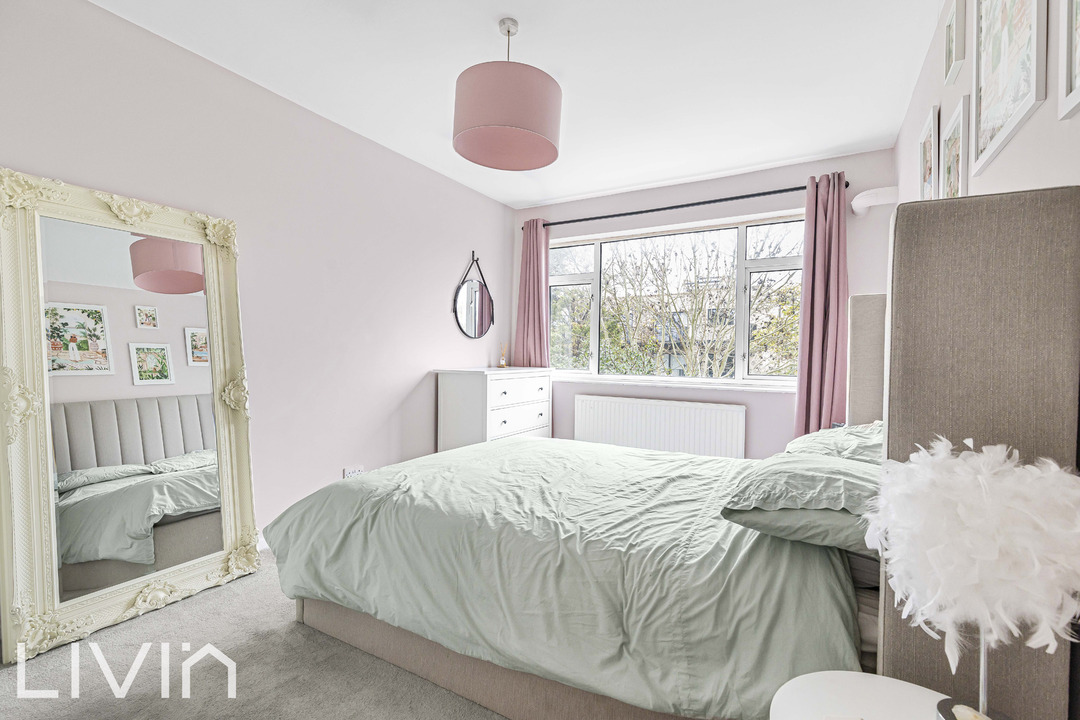 2 bed apartment for sale in Queensbury Court, Thornton Heath 2