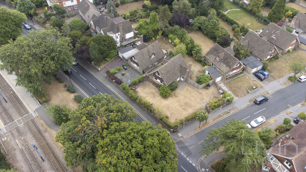 4 bed detached house for sale in Coombe Road, Croydon 3