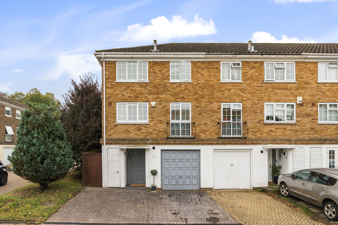 3 bed end of terrace house for sale in Paul Gardens, Croydon 13