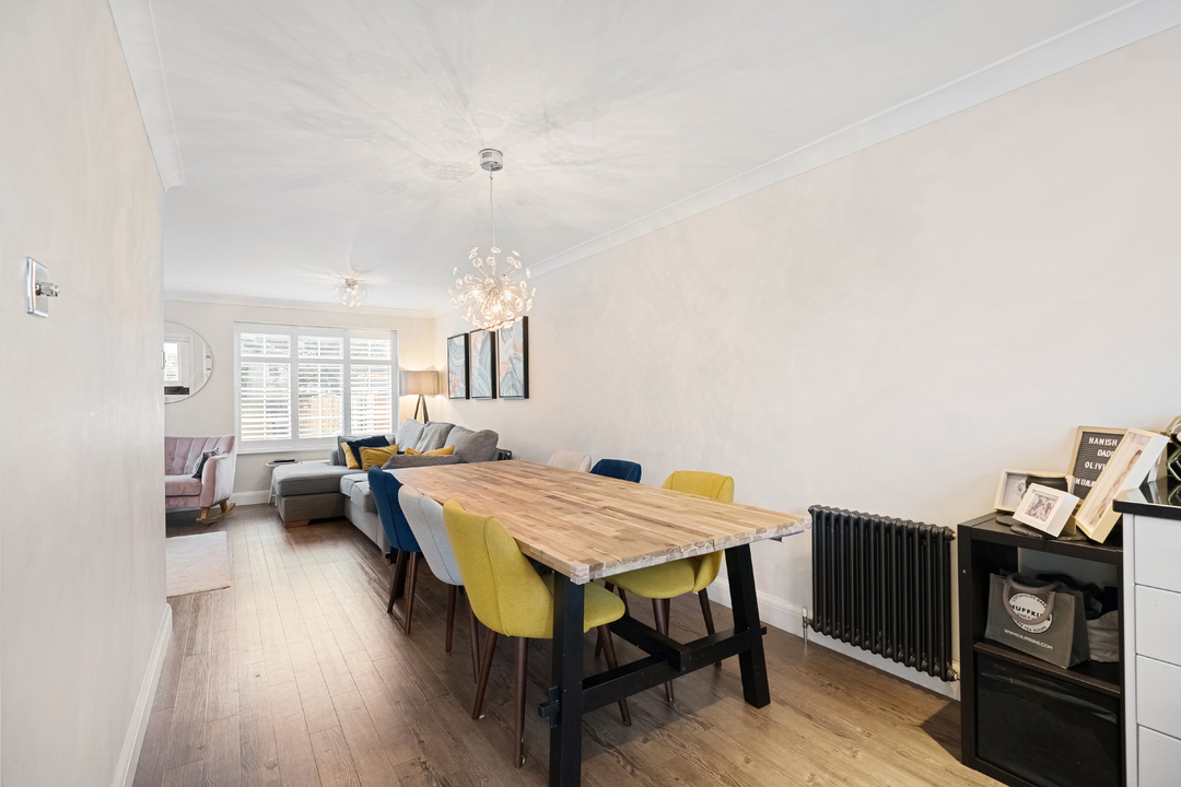 3 bed end of terrace house for sale in Paul Gardens, Croydon  - Property Image 3