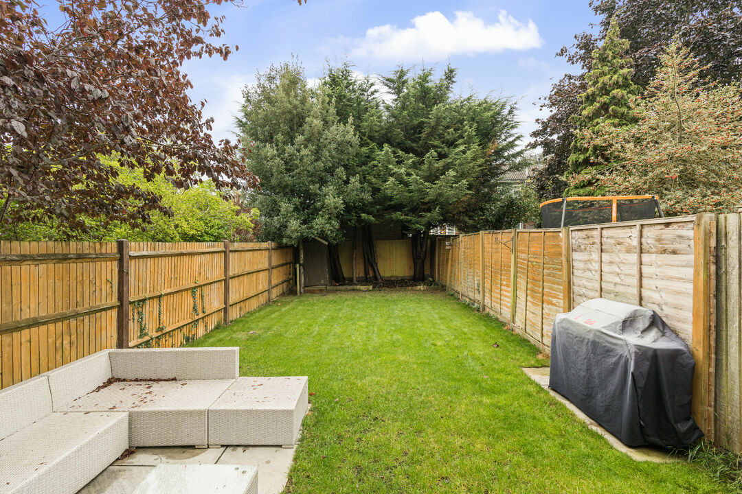 3 bed end of terrace house for sale in Paul Gardens, Croydon  - Property Image 10