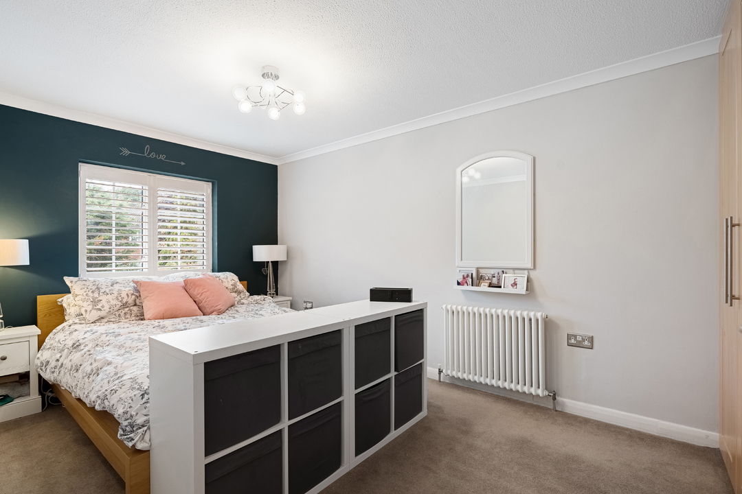 3 bed end of terrace house for sale in Paul Gardens, Croydon  - Property Image 6