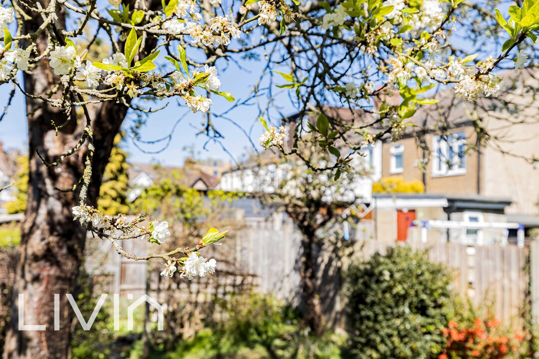 3 bed terraced house for sale in Waddon Road, Croydon 10