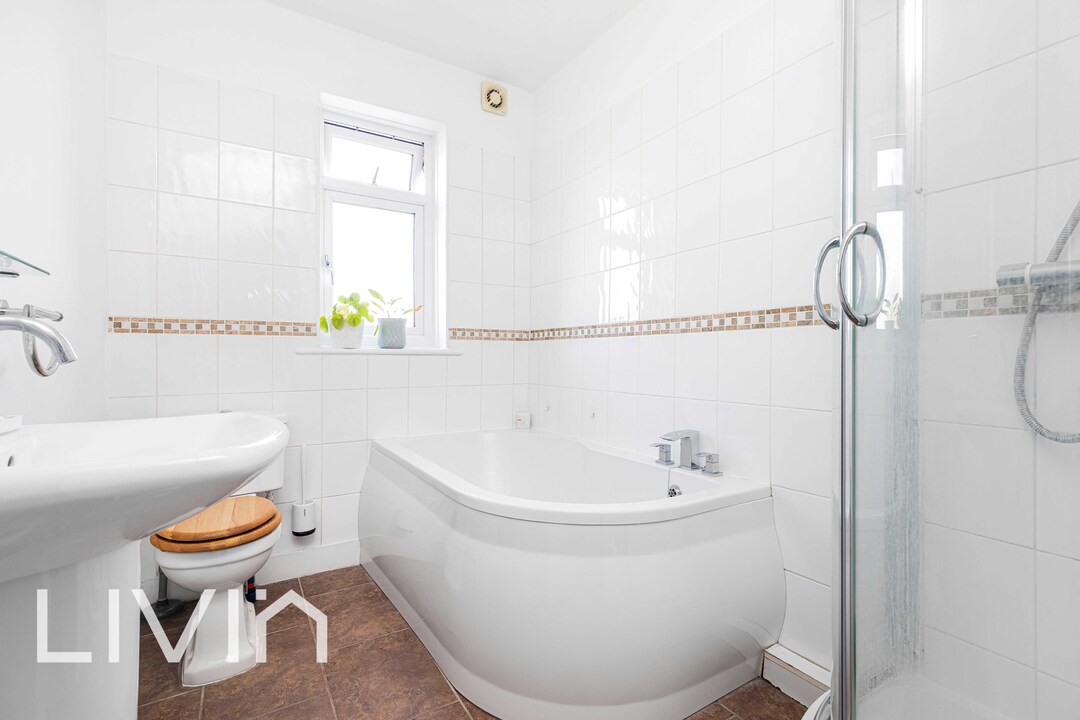 3 bed terraced house for sale in Waddon Road, Croydon 17