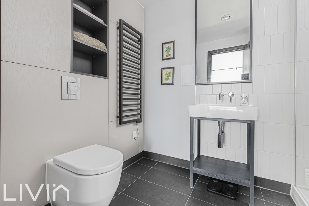 2 bed apartment for sale in High Street, Croydon 16