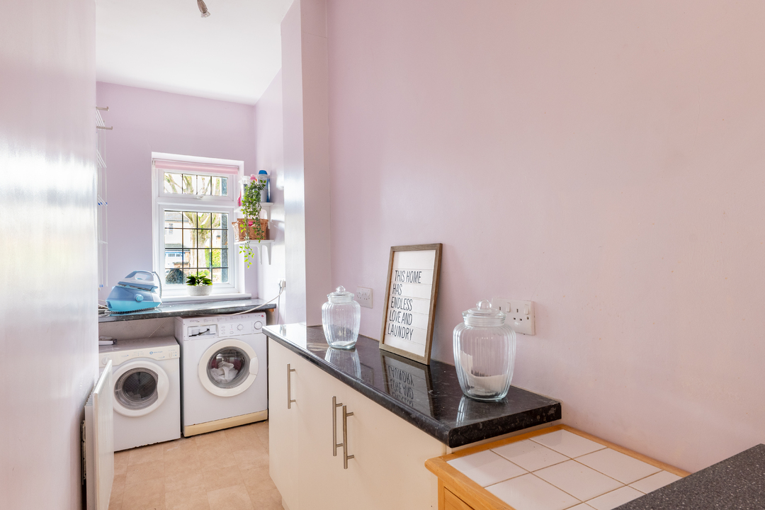 4 bed semi-detached house for sale in Crossways, South Croydon 11