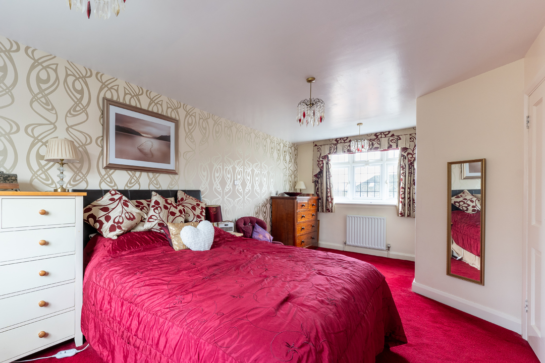 4 bed semi-detached house for sale in Crossways, South Croydon 15