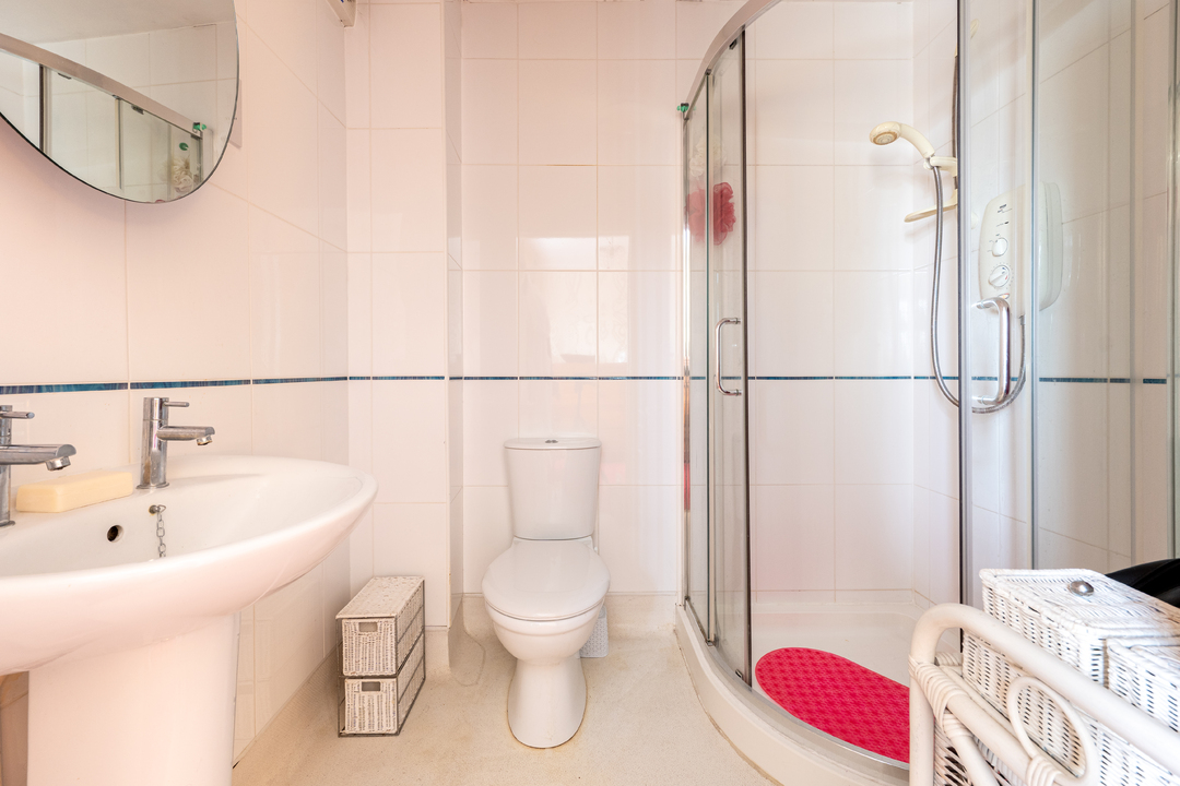 4 bed semi-detached house for sale in Crossways, South Croydon 16