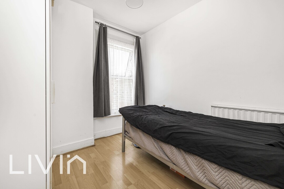 3 bed maisonette for sale in Mersham Road, Thornton Heath  - Property Image 5