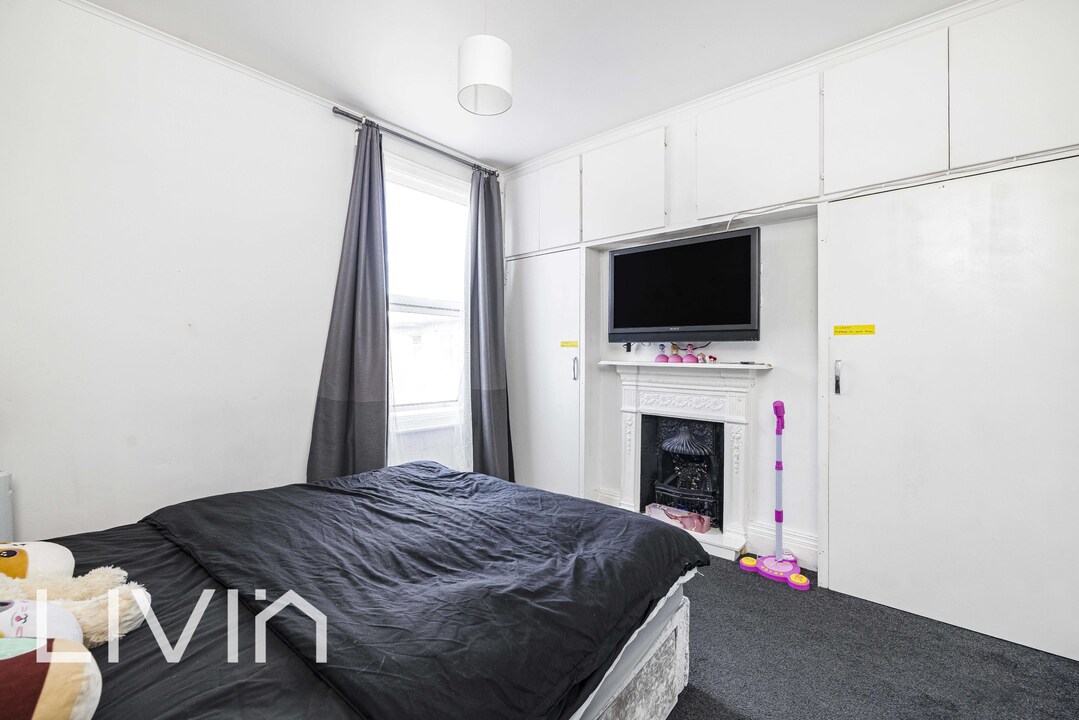 3 bed maisonette for sale in Mersham Road, Thornton Heath  - Property Image 4