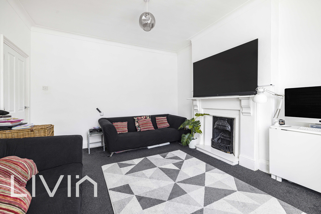 3 bed maisonette for sale in Mersham Road, Thornton Heath  - Property Image 3