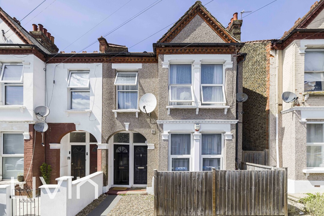 3 bed maisonette for sale in Mersham Road, Thornton Heath  - Property Image 12