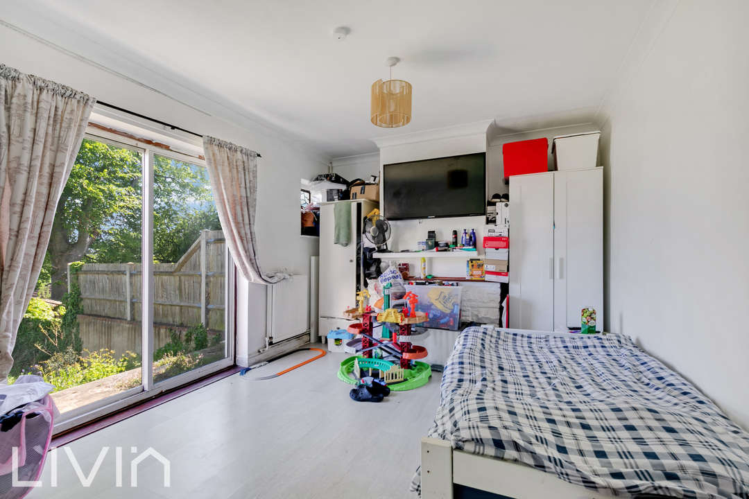 3 bed house for sale in Road, Purley  - Property Image 2