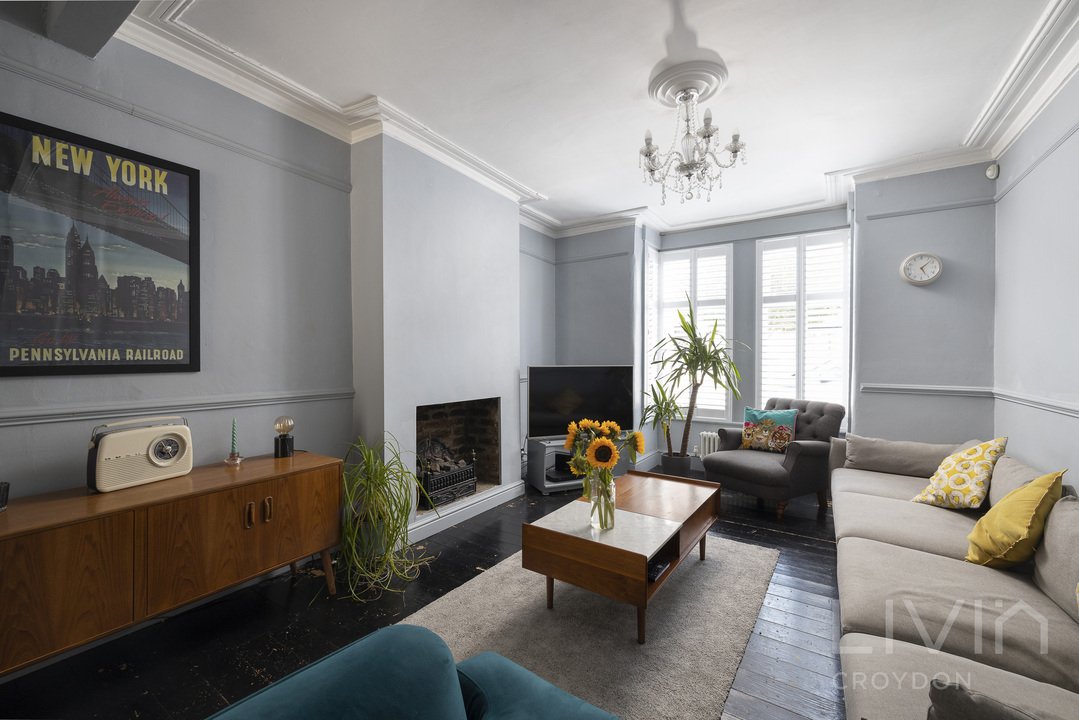 2 bed end of terrace house for sale in Brafferton Road, Croydon 3