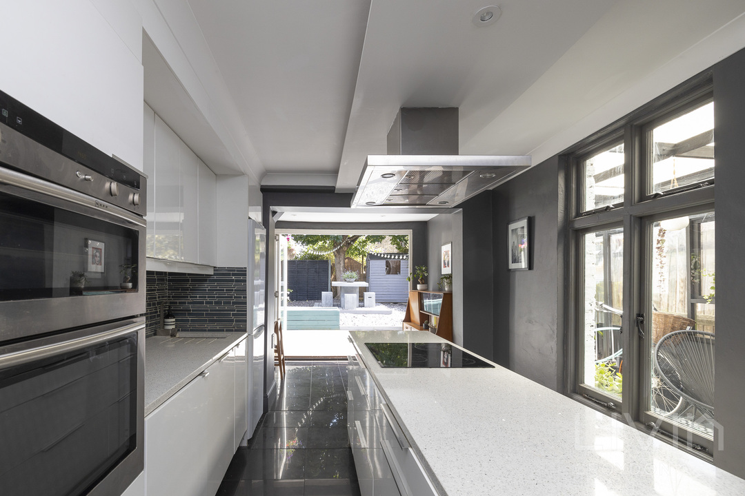 2 bed end of terrace house for sale in Brafferton Road, Croydon 1