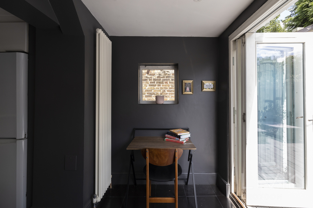 2 bed end of terrace house for sale in Brafferton Road, Croydon 15