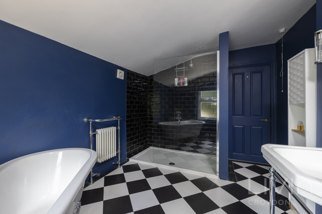 2 bed end of terrace house for sale in Brafferton Road, Croydon 20