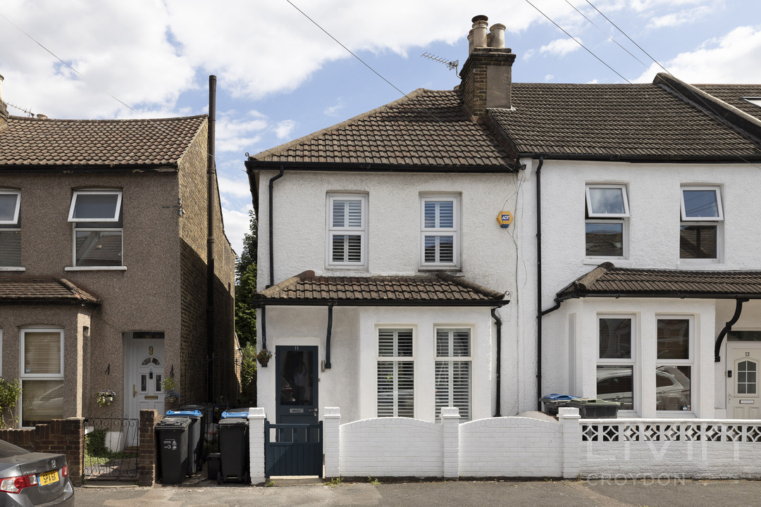 2 bed end of terrace house for sale in Brafferton Road, Croydon 2