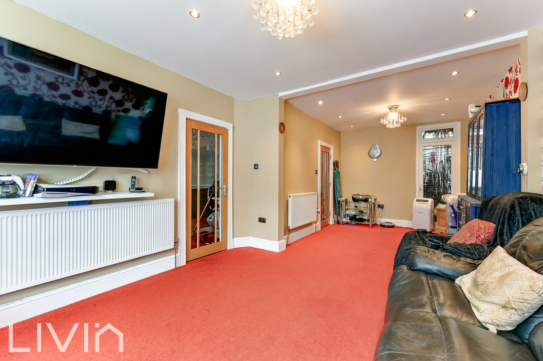 3 bed house for sale in Dewey Street, London  - Property Image 4