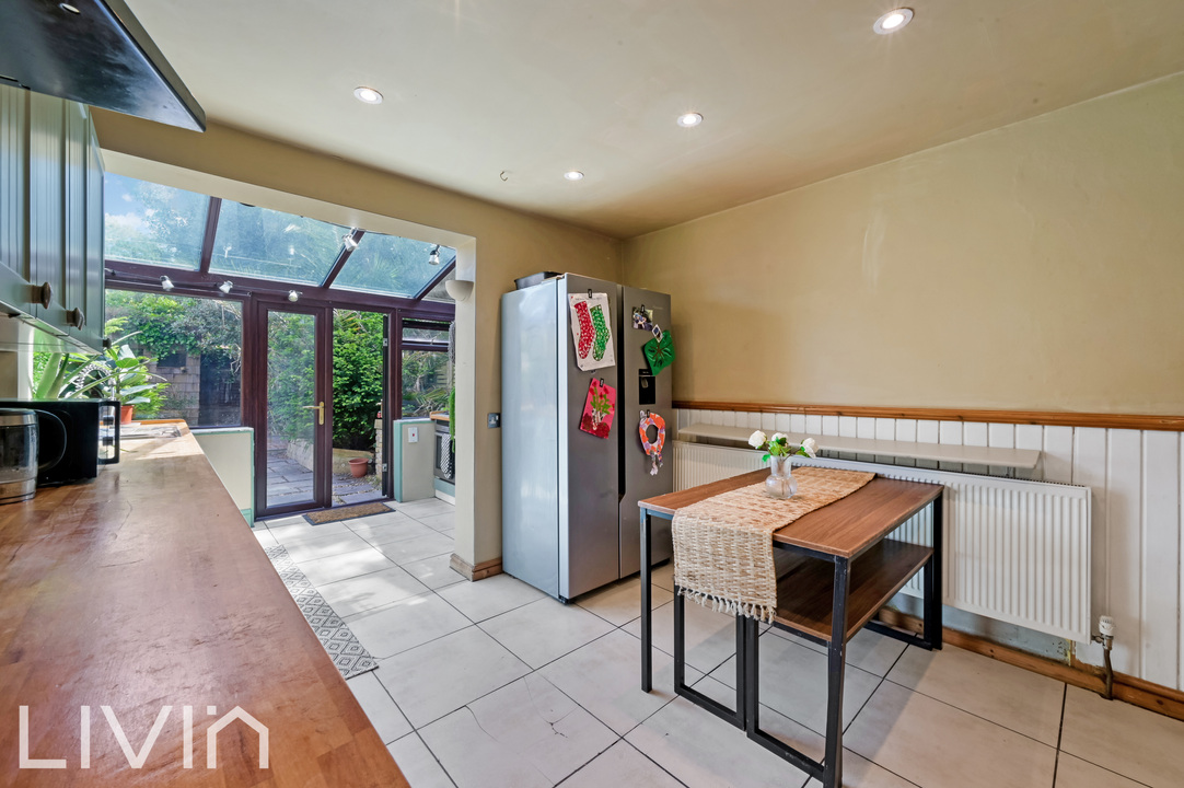 3 bed terraced house for sale in Amberley Grove, Croydon 6