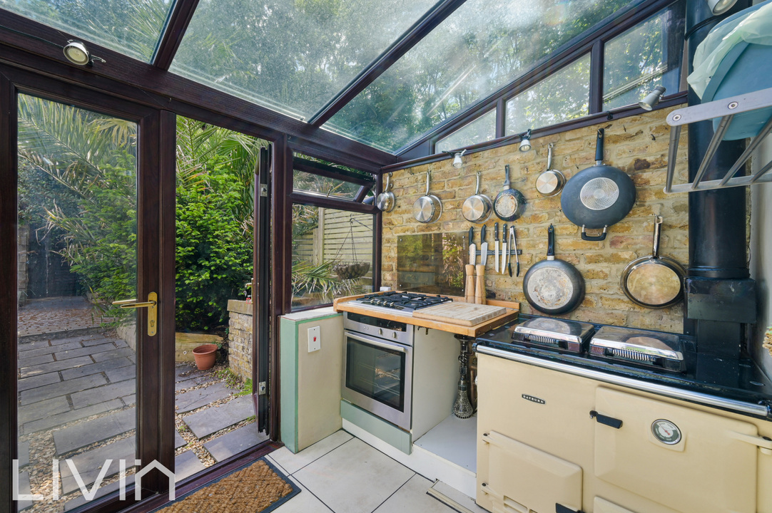 3 bed terraced house for sale in Amberley Grove, Croydon 9