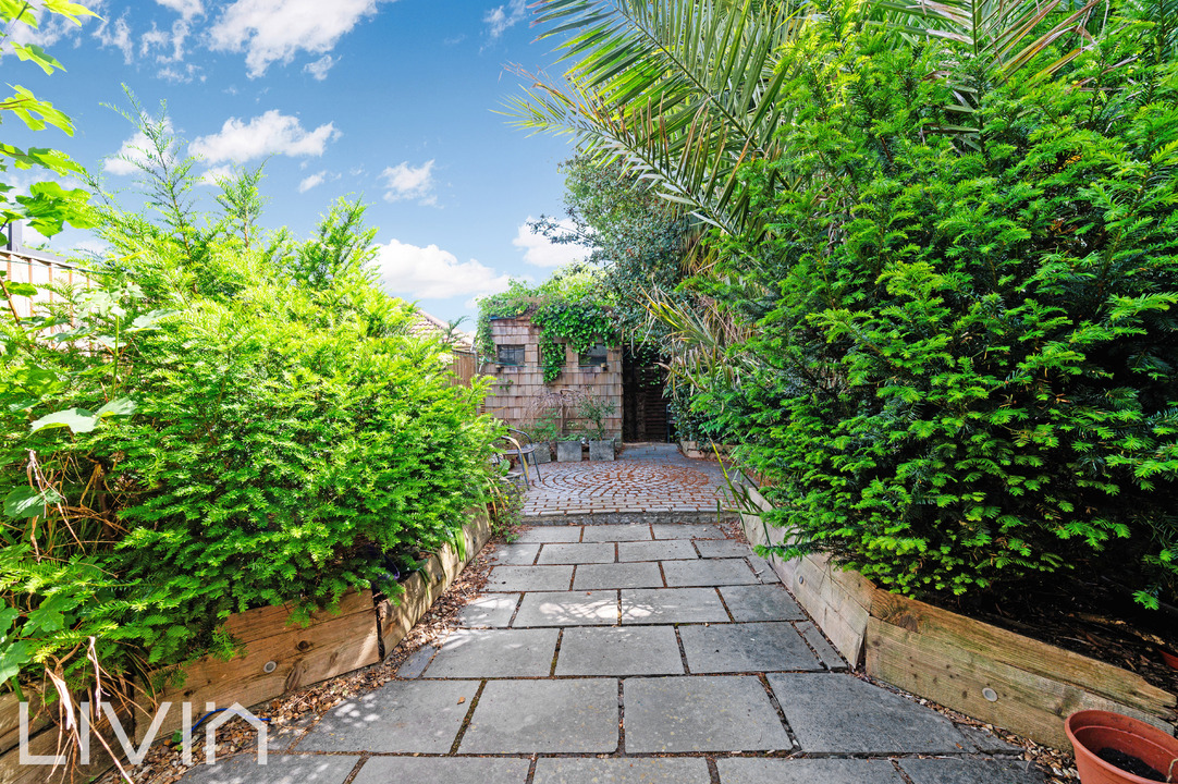 3 bed terraced house for sale in Amberley Grove, Croydon 11