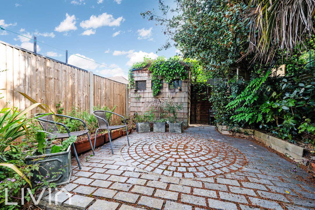 3 bed terraced house for sale in Amberley Grove, Croydon 12