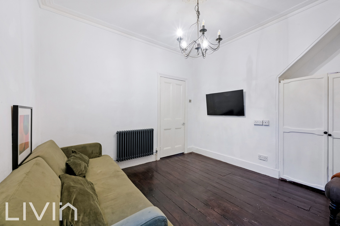 3 bed terraced house for sale in Amberley Grove, Croydon 4