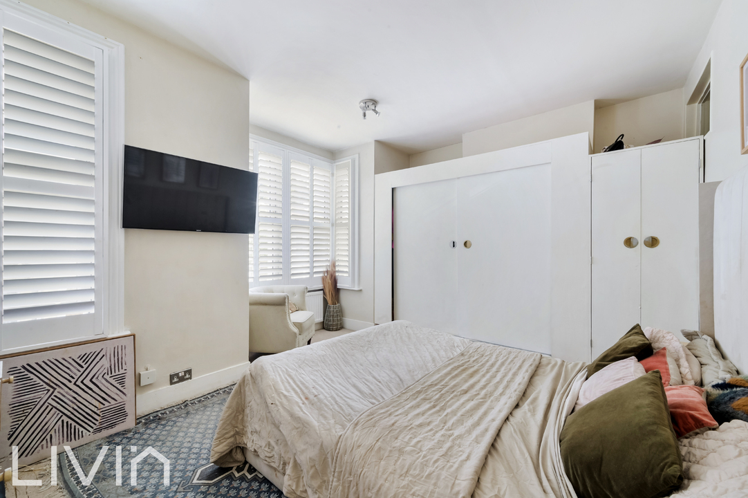 3 bed terraced house for sale in Amberley Grove, Croydon 15