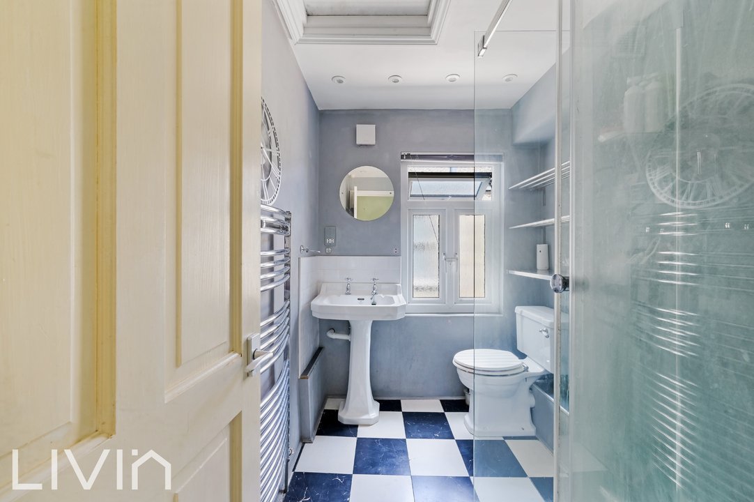 3 bed terraced house for sale in Amberley Grove, Croydon 17