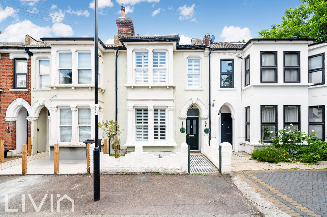 3 bed terraced house for sale in Amberley Grove, Croydon, CR0