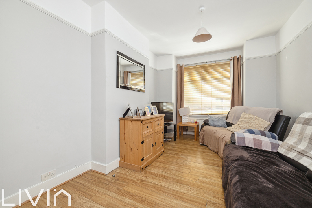 3 bed terraced house for sale in Bredon Road, Croydon  - Property Image 2