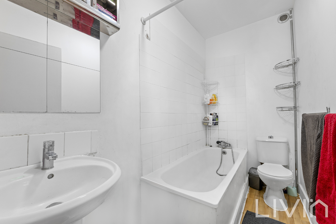 1 bed apartment for sale in Croham Road, South Croydon 10