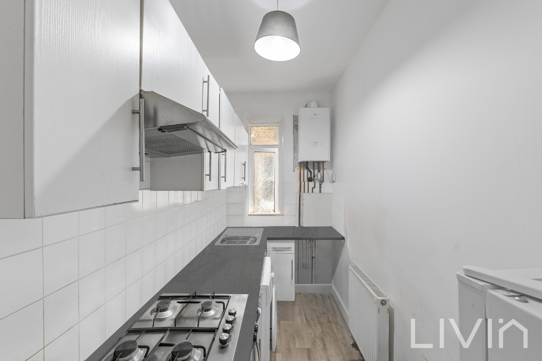 1 bed apartment for sale in Croham Road, South Croydon 3