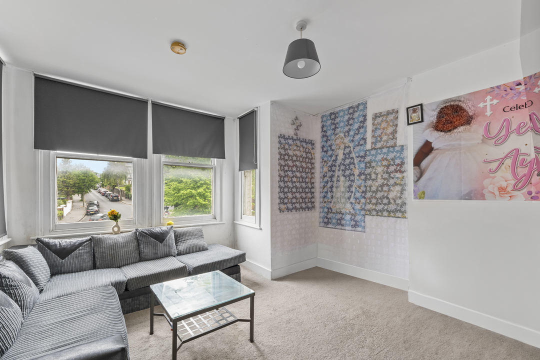 1 bed apartment for sale in Croham Road, South Croydon 2