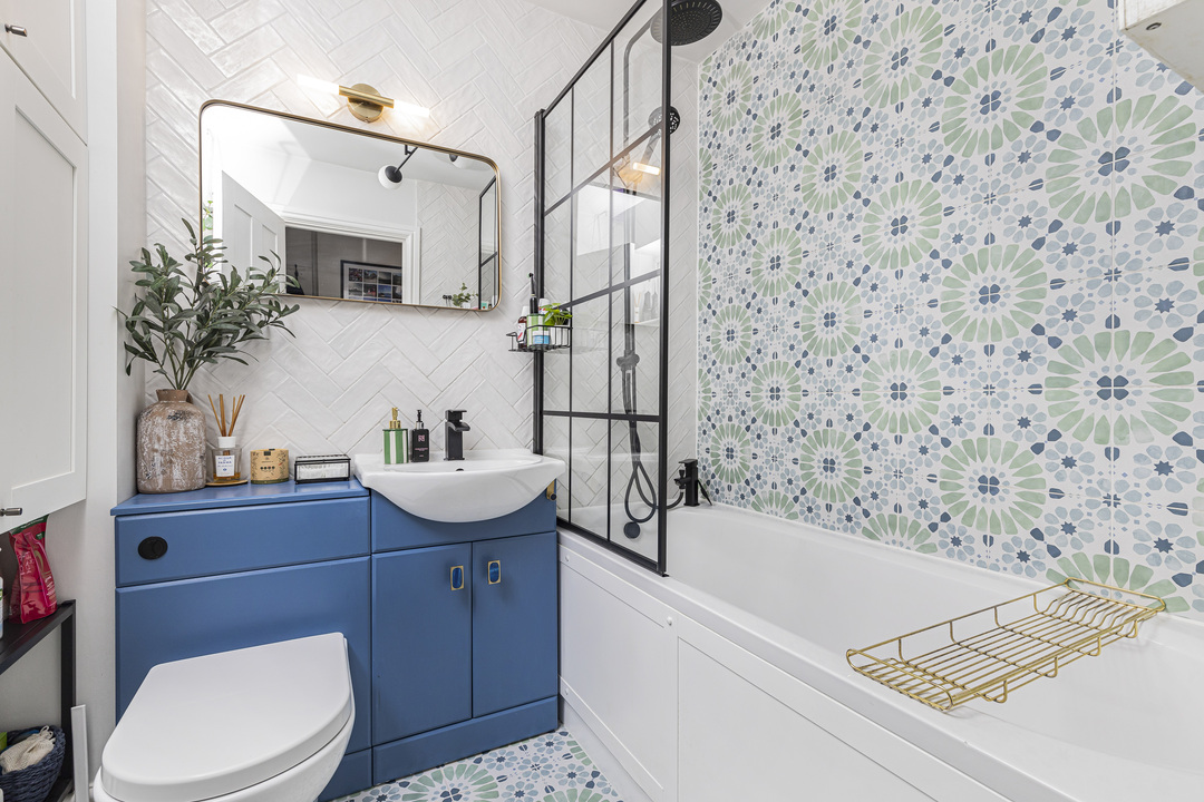 2 bed apartment for sale in Tovil Close, London 6