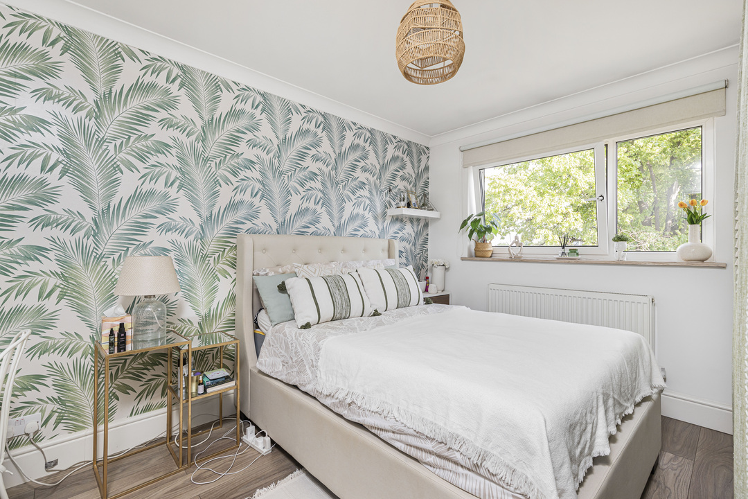 2 bed apartment for sale in Tovil Close, London 9