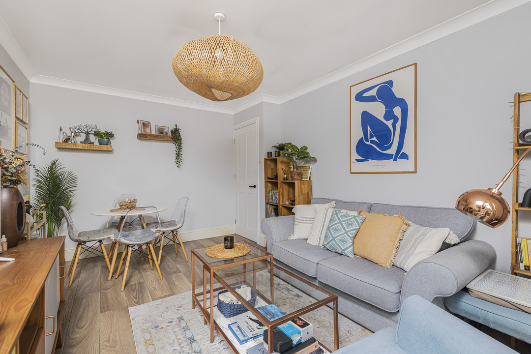 2 bed apartment for sale in Tovil Close, London 3