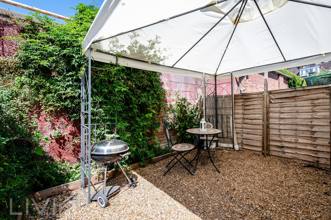 2 bed terraced house for sale in Lower Coombe Street, Croydon  - Property Image 9