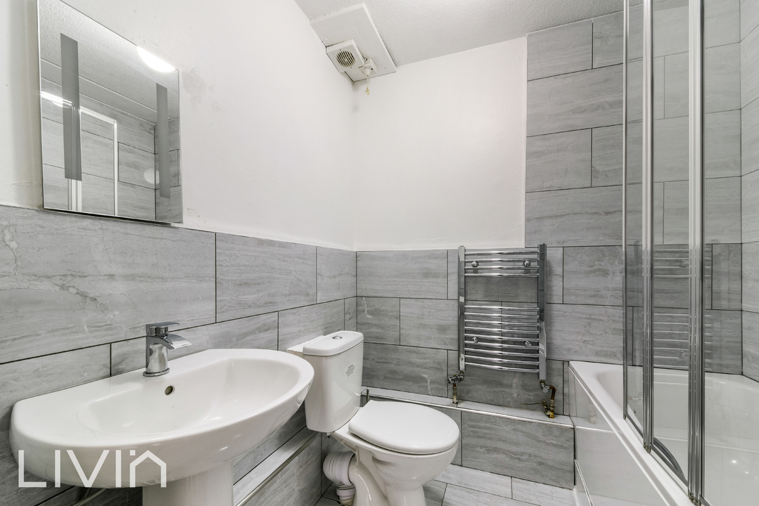 1 bed maisonette for sale in Renown Close, Croydon 4